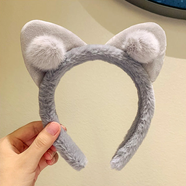 https://www.pinkyparadise.com/cdn/shop/products/Anime_cute_fluffy_cat_ear_headband-thumb_-3.jpg?v=1677202249
